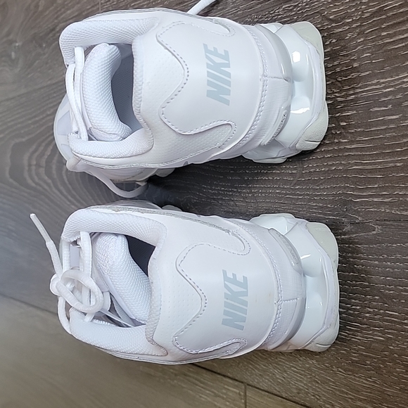 Nike Reax 8 youth size 6.5 - Picture 4 of 6